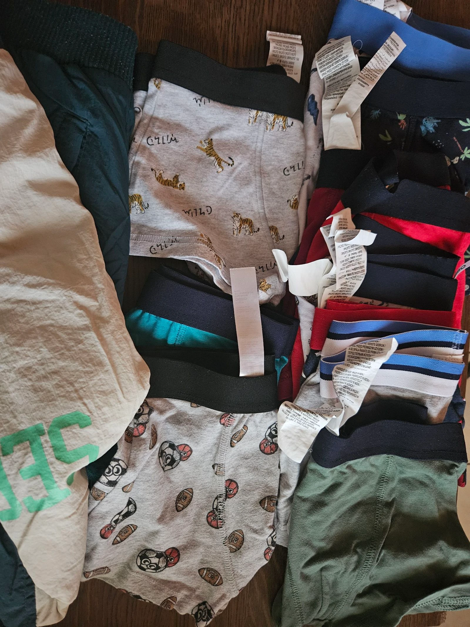 Clothing lot – photo 4